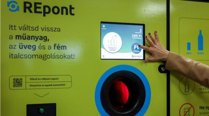 Nagyüzem a palackelnyelő automatáknál