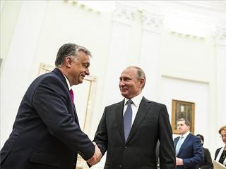 Az Orbán-Putyin találkozó után két nappal Magyarország tényleg kilépett az orosz kémbankból