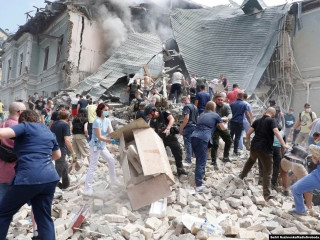 Orosz támadás ért egy kijevi gyerekkórházat. 