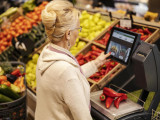 Hektikusan érkeznek a nyugdíjasutalványok