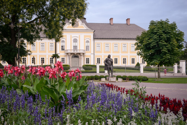 A város gasztrotérképéből kiemelkedik az Udvarház