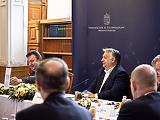 Orbán Viktor szerint az ország lokomotívjai lesznek a modellváltó egyetemek