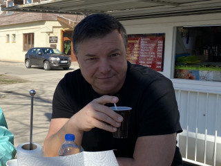 A kizárt DK-s politikus Leel-Őssy Gábor tiszta vizet öntene a pohárba