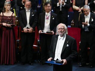 Krasznahorkai László hivatalosan is megkapta a Nobel-díját