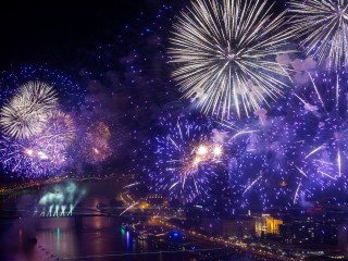 Tűzijáték Budapesten az államalapítás ünnepén, Szent István napján, 2023. augusztus 20-án. Fotó: MTI/Balogh Zoltán