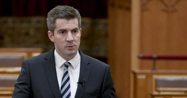A Fidesz-frakció súlyos megosztottságáról beszélt Kocsis Máté NATO-csatlakozás ügyben