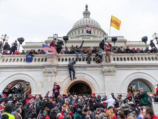Trump beszédét manipulálták: lemondott a BBC vezérigazgatója