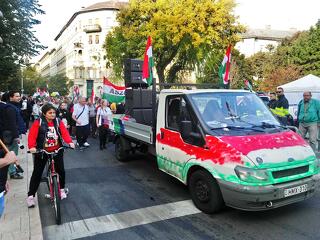 A Fidesz már tarkóján érezheti az őt követő Tisza leheletét