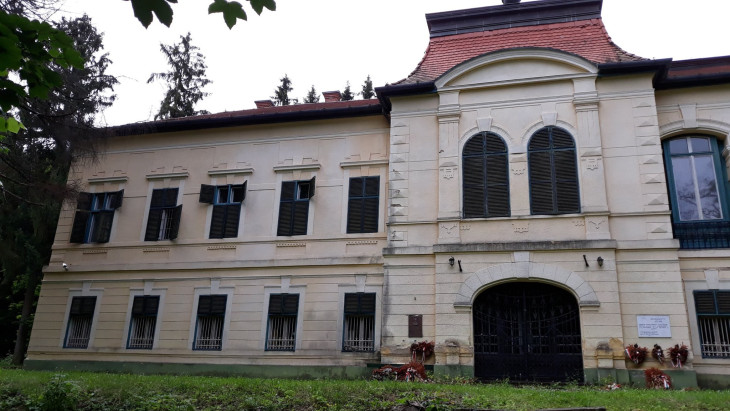 Az Almásy-kastély sokáig nevelőotthonként funkcionált