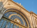 Kigyulladt egy mozdony a Keleti pályaudvaron, átterjedt a tűz egy másik mozdonyra