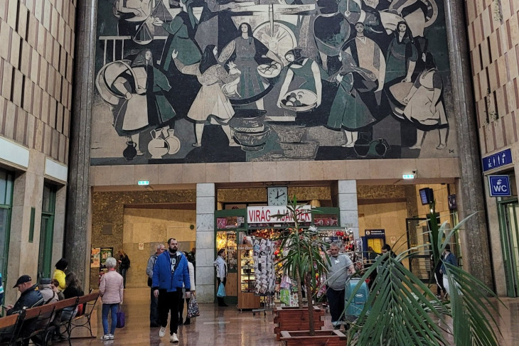 A debreceni vasútállomáson szinte megállt az idő