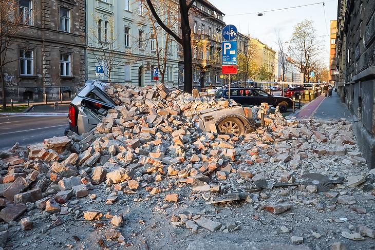 Zágrábi utca a földrengés után 2020. március 22-én. (Depositphotos/Goran Jakus)