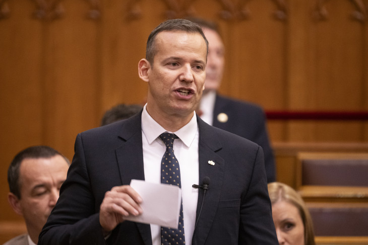 Toroczkai László a Mi Hazánk képviselőcsoportjának vezetője az országgyűlésben is aktív