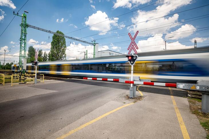 A MÁV vonatai mellett elhúzott az idő?