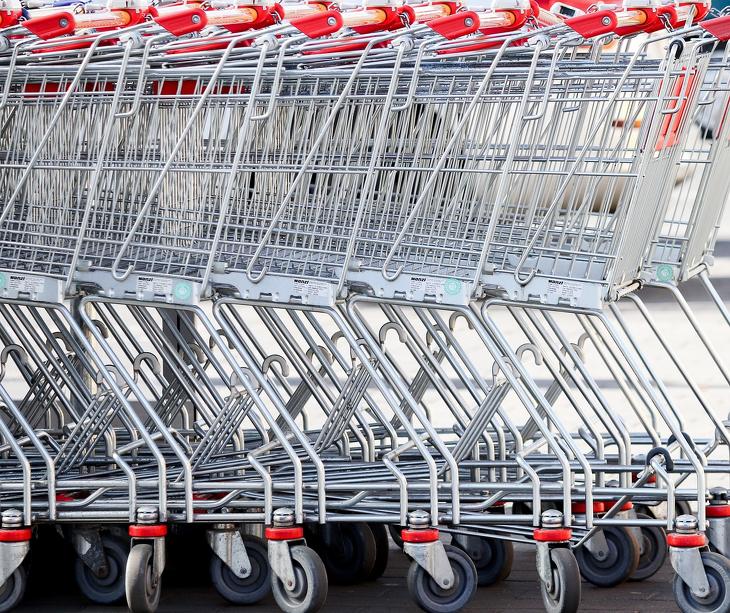 Kevesebb termék került a magyar bevásárlókocsikba