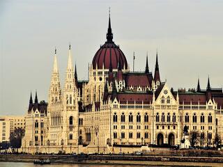 Novák Katalin bukása és a kegyelmi botrány uralta a parlament munkáját 2024-ben