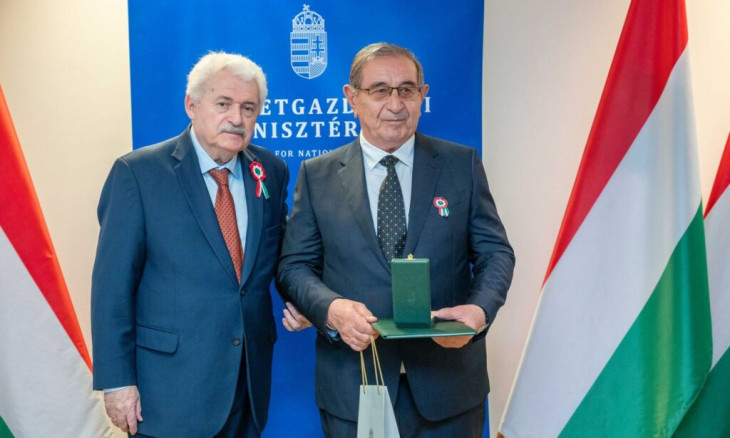 Bencze Antal (jobbra) is sokat köszönhet a kormánynak