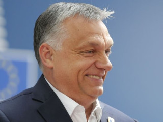Orbán nevet