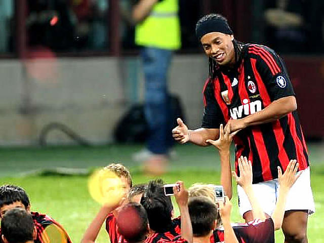 Ronaldinho - 19,6 millió euró