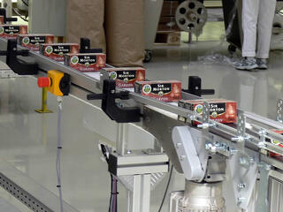 Megdöbbentő adat: bezuhant Japán húzóágazata