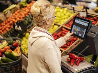 Felpörögnek a SZÉP kártyás fizetések, de idén másra költhetjük a legtöbbet