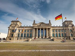 Meghosszabbították a német kormány különleges felhatalmazását