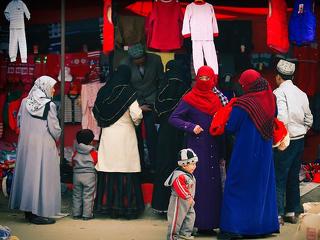 A ruhamárkák hallgatnak az ujgur kényszermunkáról