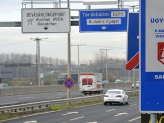 Üzenetet kapott rengeteg magyar autós