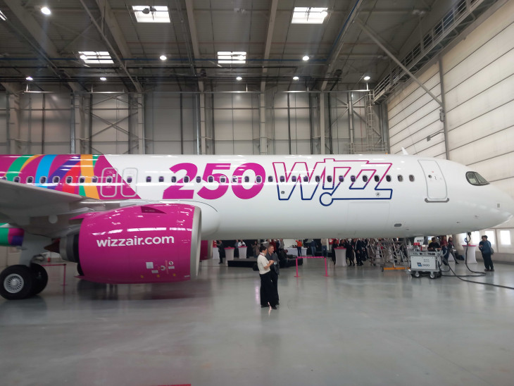 A Wizz Air 250. repülőgépe egyedi festést kapott