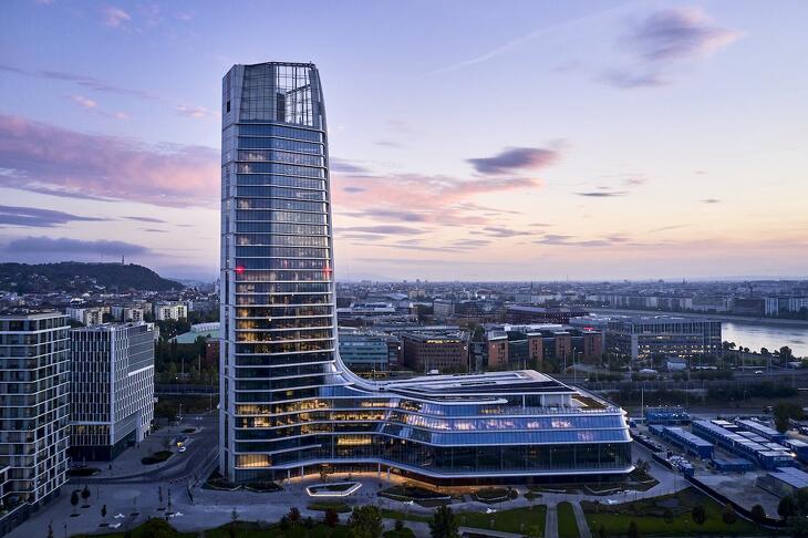 A Kutatás-Termelés gyengébben, a Downstream erősebben teljesített az éves szinten stagnáló MOL-csoportnál