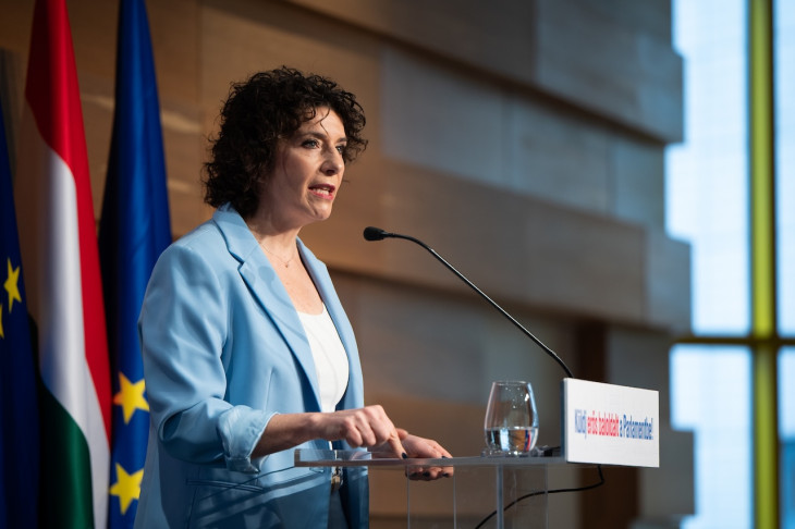 Dobrev Klára évértékelőt tartott