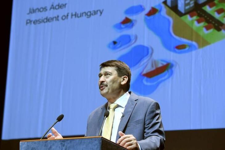 Áder János beszél a Kék Bolygó Klímavédelmi Alapítvány rendezvényén