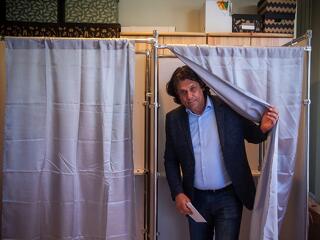 Orbán Viktor a pólóján üzente meg, hogy mikor lesz a választás