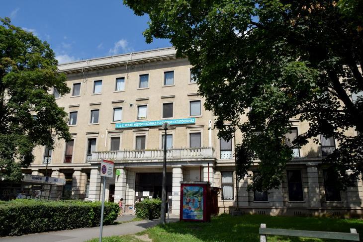 A Borsod-Az Abaúj-Zemplén Vármegyei Központi Kórház és Egyetemi Oktatókórház halmozta fel februárra a legnagyobb adósságot