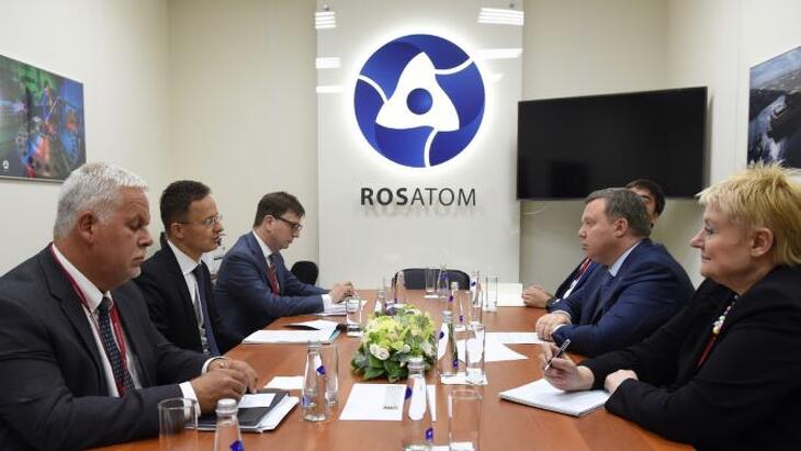 Szijjártó Péter külgazdasági és külügyminiszer is megfordult már a Roszatomnál.