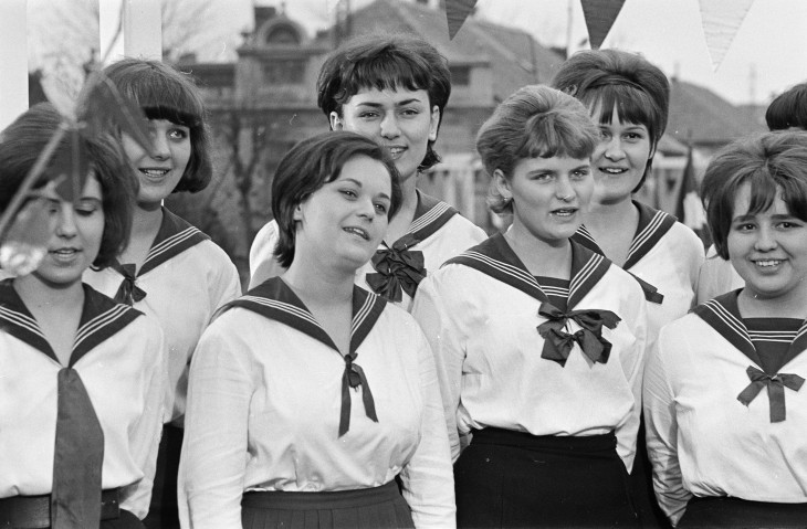 Lányok matrózblúzban 1967. március 15-én 