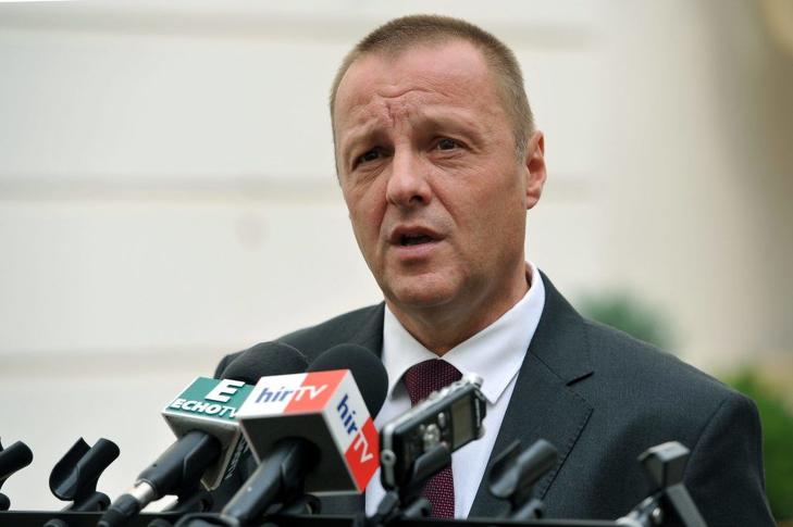 Győri Tibor, a Fidesz-közeli Nézőpont-csoport tulajdonosa kereken 400 milliós osztalékkal gyarapodik