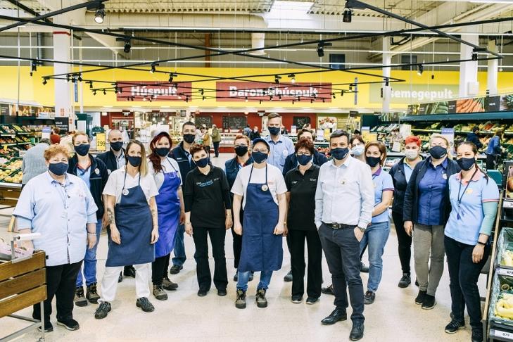 Márciustól nőnek a fizetések (Fotó: Tesco)