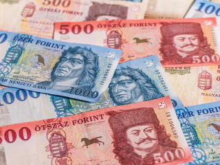 Így teljesít a forint választások idején: ez jövő áprilisra is irányadó lehet