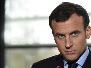 Szorul a hurok Macron körül
