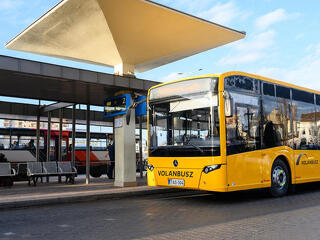 Jön a 300 forintos buszjegy 
