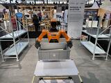 Európában csak a kapun dörömbölnek, Kínában már áttörtek az emberi robotok