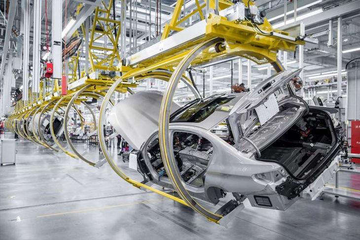 Nagyot lendít majd az iparon a BMW-gyár. Forrás: bmwgroup-plants