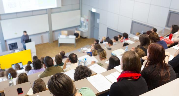 Az Erasmus-pénzeket is a kekvák miatt függesztették fel, a diákok látják kárát. Fotó: Depositphotos
