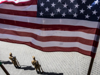 Így próbál J. D. Vance választást nyerni Orbán Viktornak