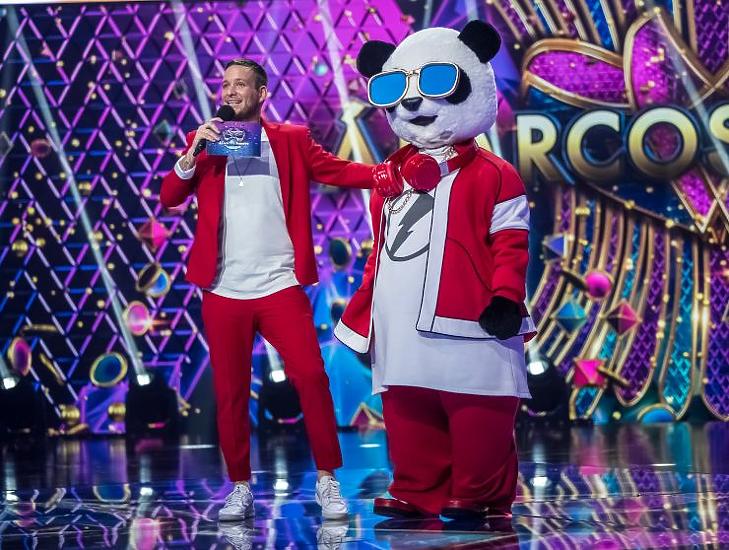 Csepregi Éva volt a panda jelmezben - erősen indult Az álarcos énekes (Fotó: RTL Klub)