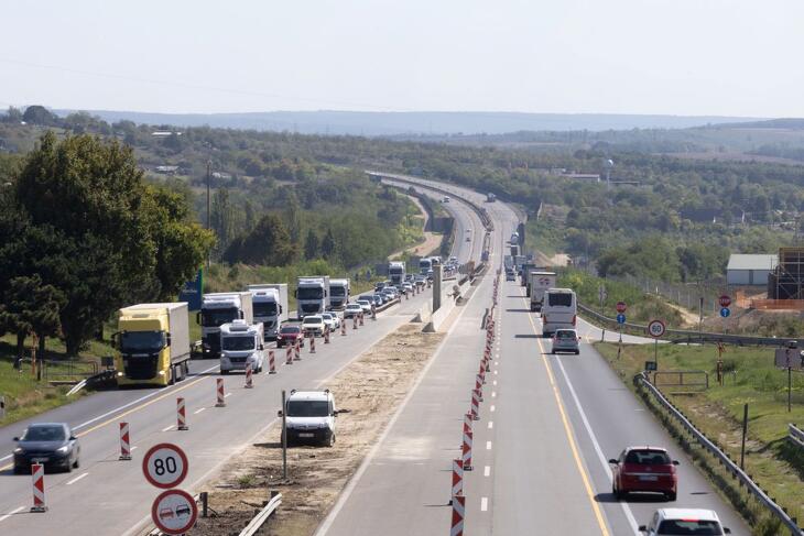 Az M1-es matrica a felújításra válasz