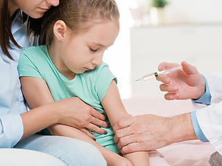 Melyik vakcinával olthatják majd be a gyerekeket?