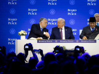 A Béketaács aláírói