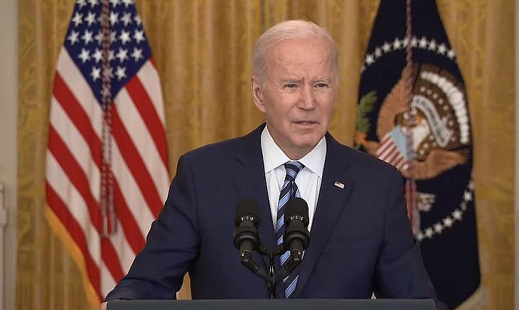 Joe Biden a sajtótájékoztatón február 24-én. (YouTube-képernyőfotó)